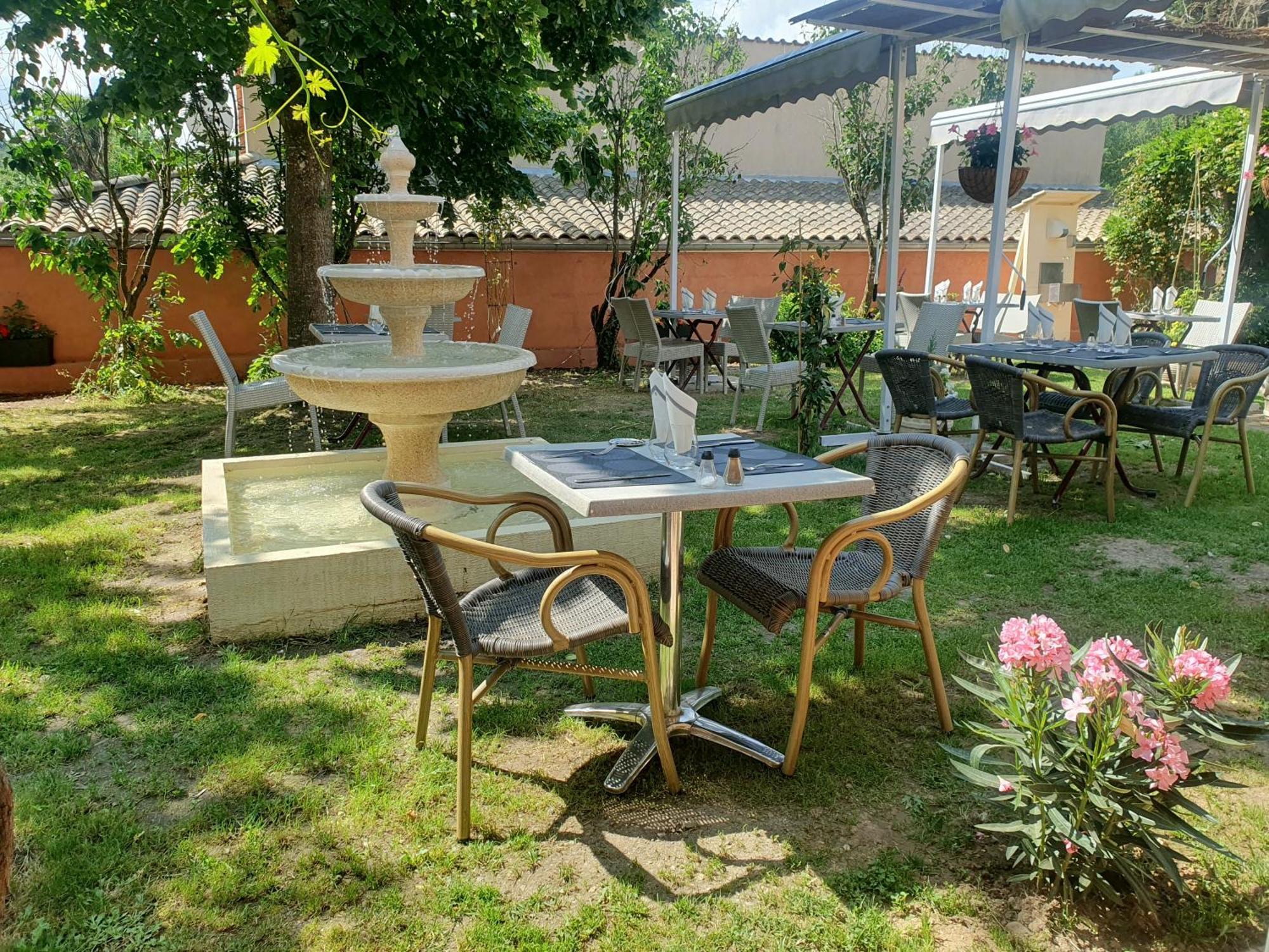 Auberge Des Lacs Bleus Clérac Dış mekan fotoğraf