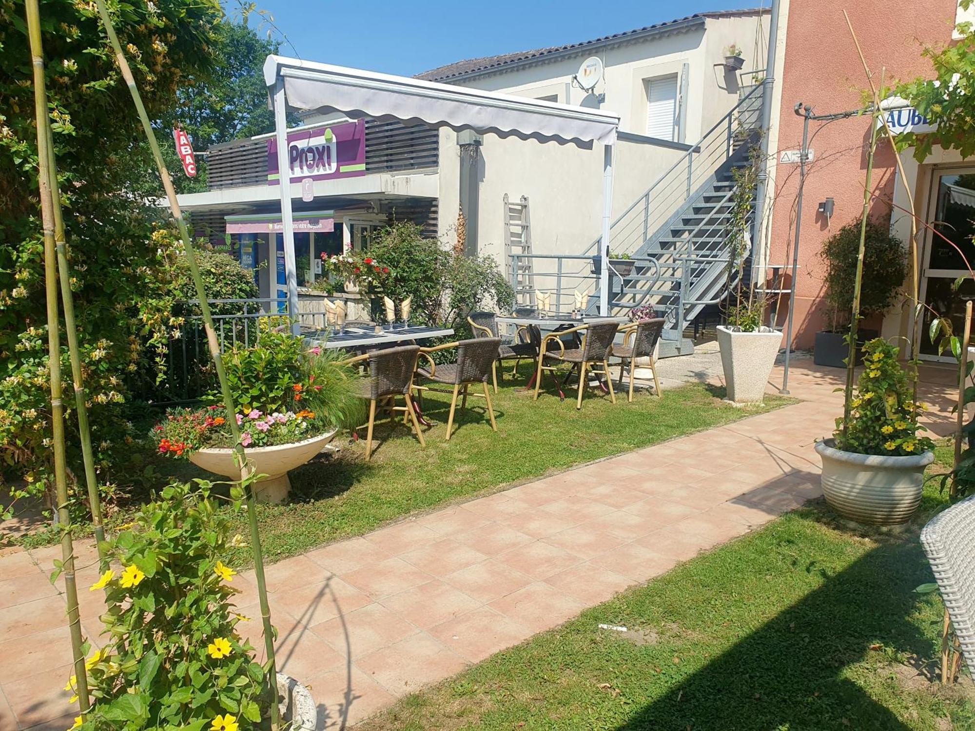 Auberge Des Lacs Bleus Clérac Dış mekan fotoğraf